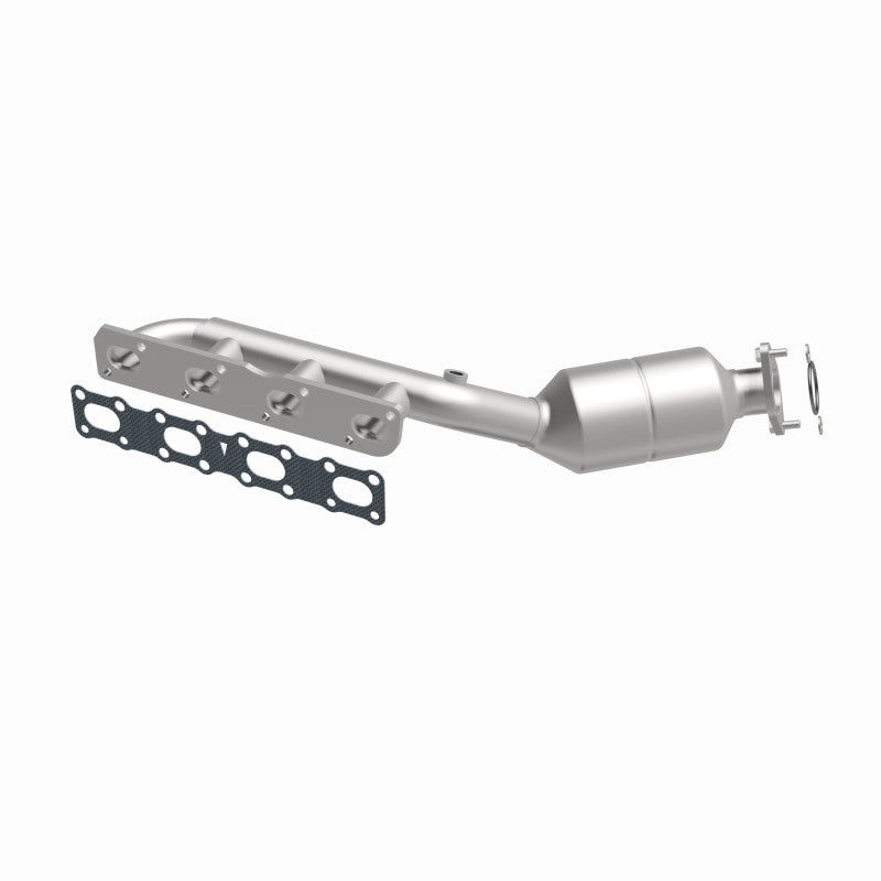 MagnaFlow Direct-Fit SS Catalytic Converter 04-06 Nissan Titan 5.6L V8 (California)