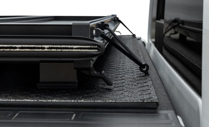 Access LOMAX Pro Series Tri-Fold Cover 2020 Jeep Gladiator 5ft Box (w/Trail Rail) - Blk Diamond Mist