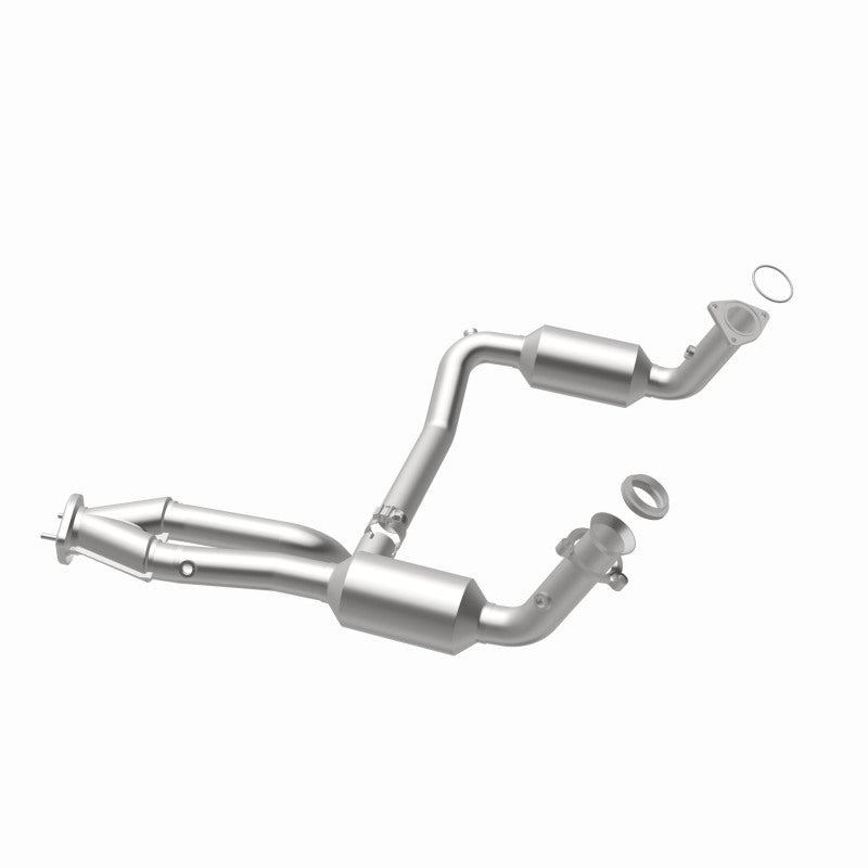 MagnaFlow Conv Direct Fit OEM 2005 GMC Sierra/Chevrolet Silverado 1500/Cadillac Escalade Underbody