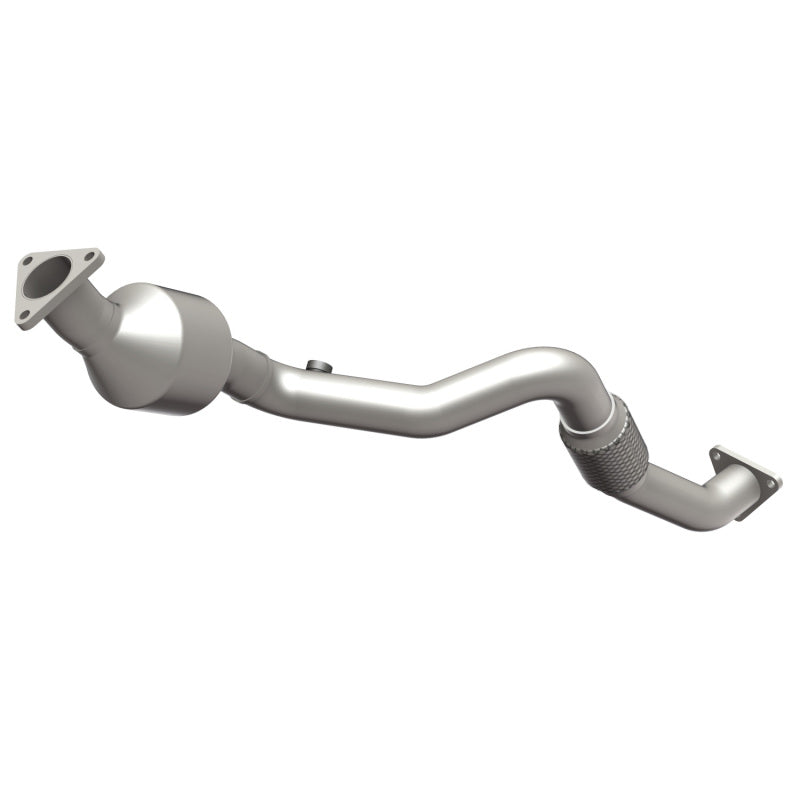 MagnaFlow Conv DF 07 VW Touareg 3.6L Front close